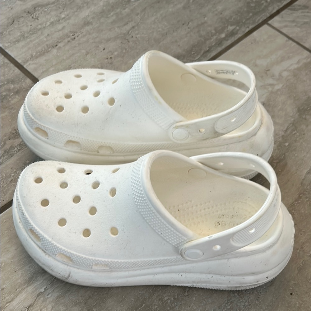 Crocs- platform white